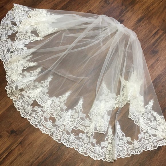 VTG Tulle with Applique Floral Lace 2-tier Wedding Veil White - Picture 3 of 15